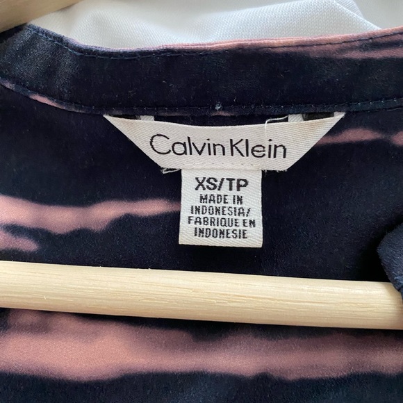 Calvin Klein button down shirt - Picture 4 of 7